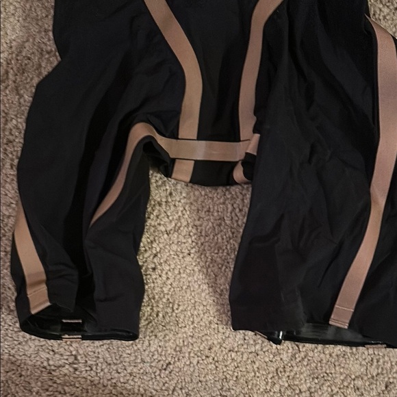 Adidas Black and Gold Tech swimsuit 26 gorgeous USA swimming venzo fina tyr - Picture 4 of 9